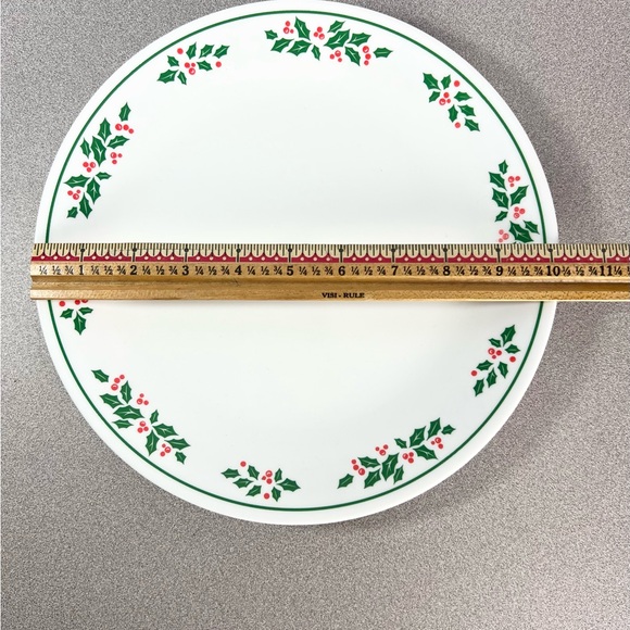 Corelle Winter Holly Dinner Plates set of 2 Holiday Christmas Berries - Picture 6 of 6